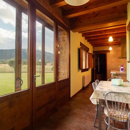 La Venta Vieja Ii By Nyaraló *